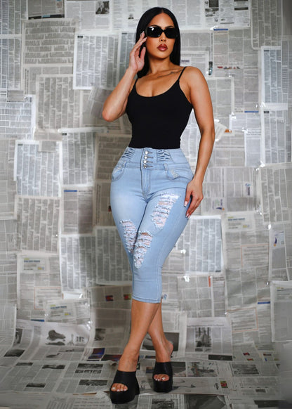 Butt Lift Distressed Light Denim Capris