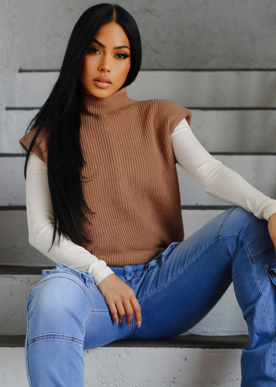Sleeveless Mock Neck Knitted Sweater Brown