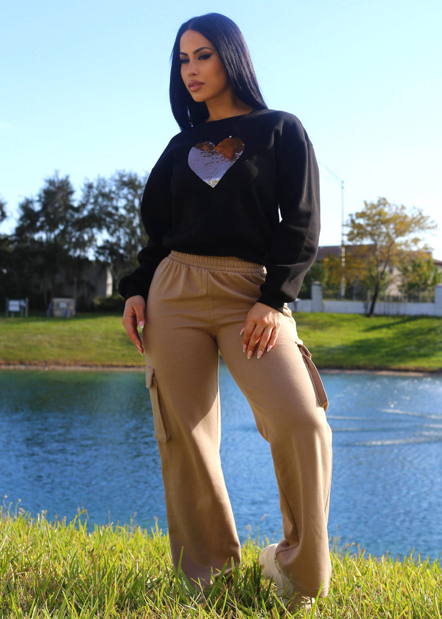 Black Crewneck Fleece Sweatshirt w Sequin Heart