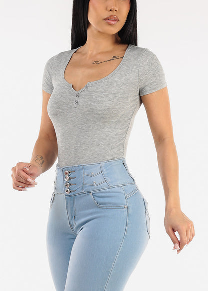 Stretchy Short Sleeve Vneck Ribbed Tee Grey