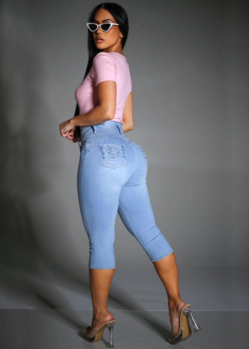 Pink Butt Lift Denim Capris Look