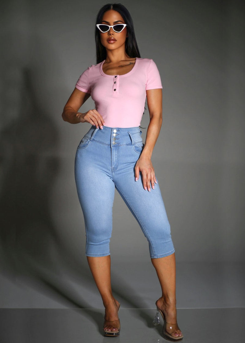 Pink Butt Lift Denim Capris Look