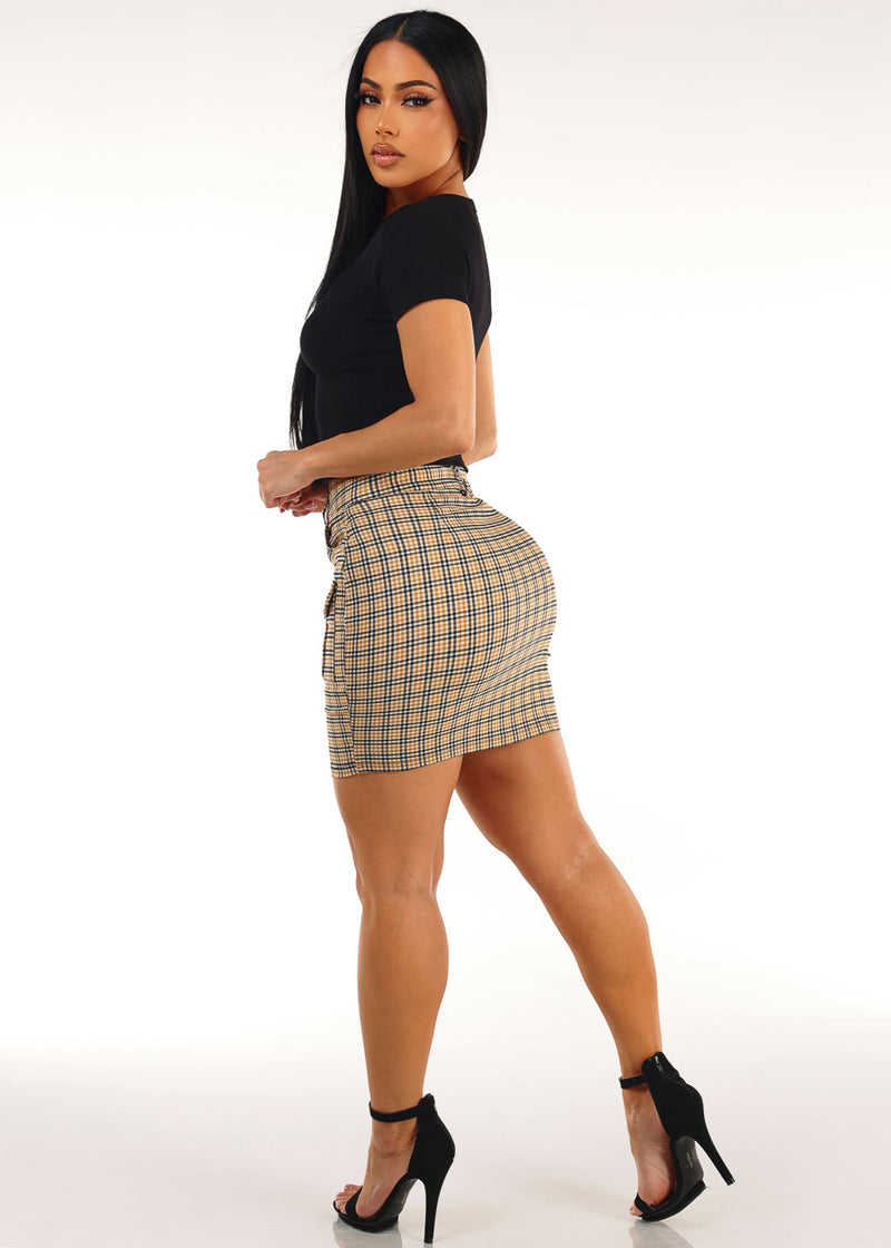 Black Plaid Mini Skirt Look