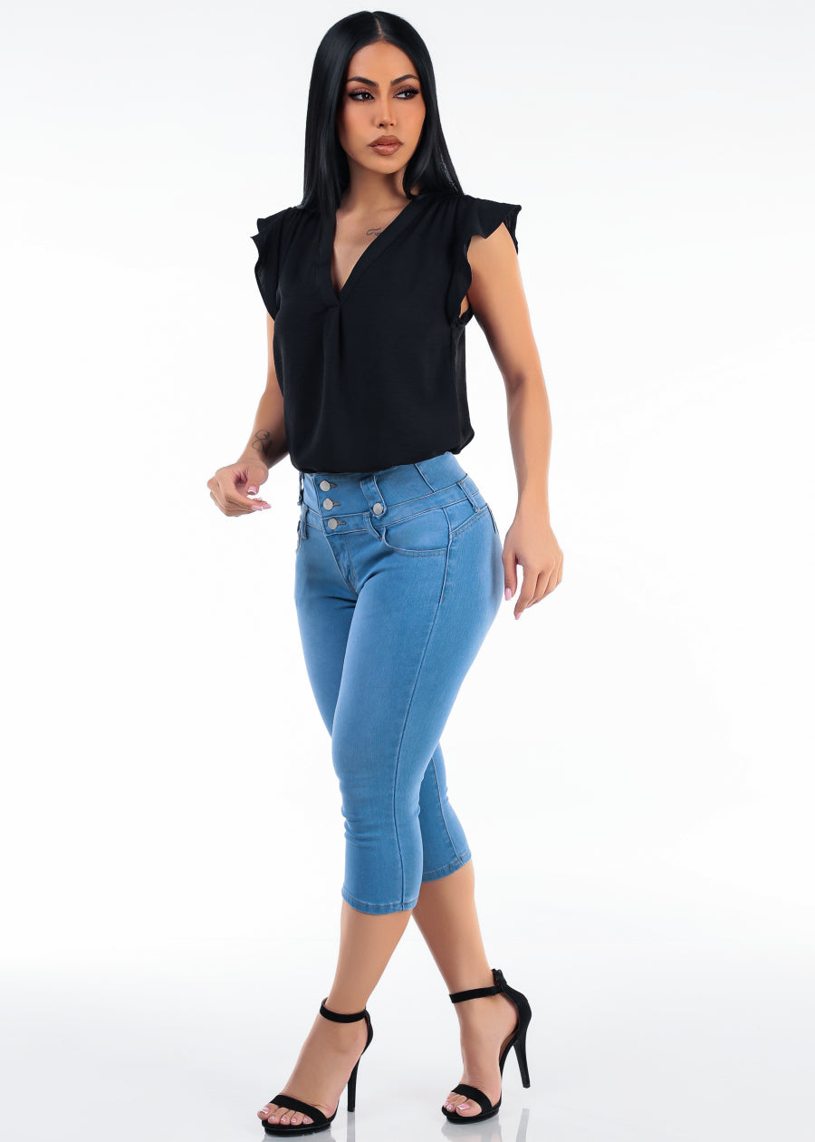Black Butt Lifting Capris Look