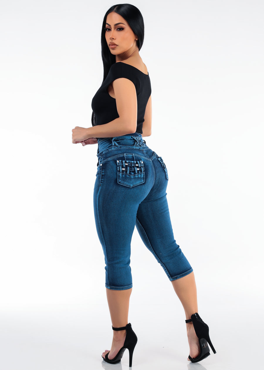 Black Levantacola Capris Outfit