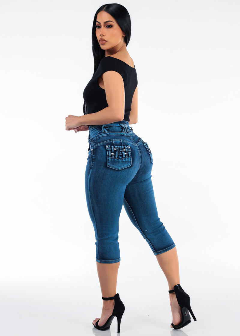 Black Levantacola Capris Outfit