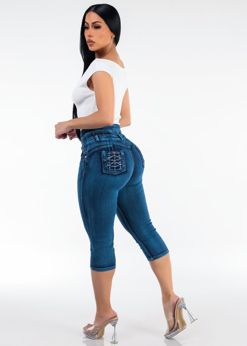 White Butt Lift Capris Outfit
