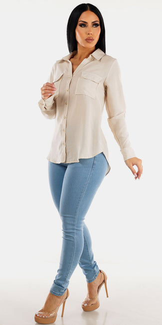 Super High Rise Levantacola Light Skinny Jeans with Beige Long Sleeve Button Up Shirt